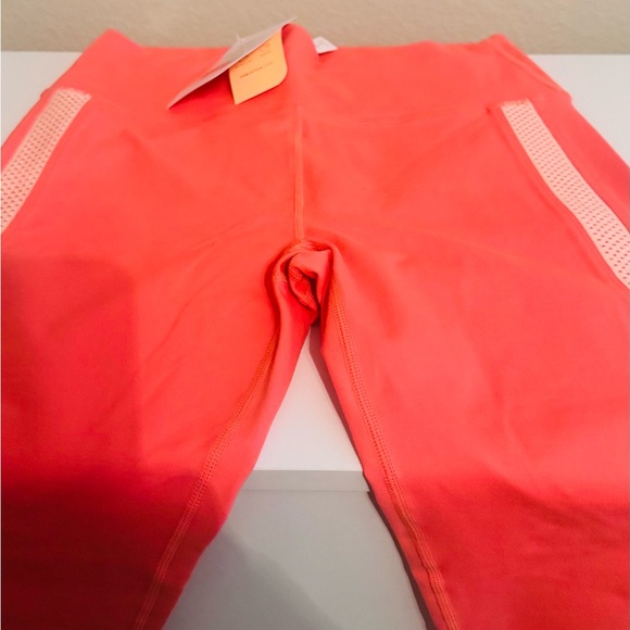 Fabletics Magnolia Coral High Waisted 7/8 Power Hold Leggings, NWT - Picture 6 of 11